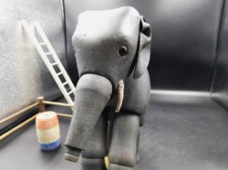 schoenhut elephant d